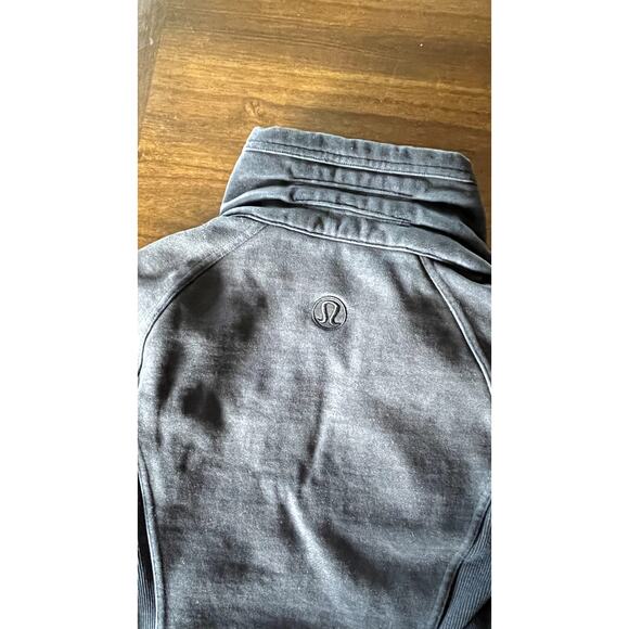 Lululemon Black Full-Zip Ribbed Panel Athletic Jacket Size 4 - Picture 4 of 7